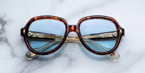 Jacques Marie Mage Louise Paris – limitierte Aviator Luxussonnenbrille, handgefertigt in Japan mit schildpattfarbenen Bügeln und Powder Blue Gläsern.