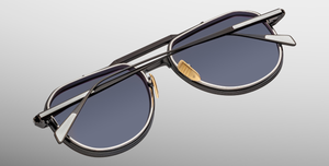 Jacques Marie Mage Commander Corbeau Luxus-Sonnenbrille – handgefertigt in Japan mit silberner Fassung und grauen Gläsern