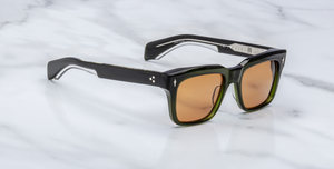 Jacques Marie Mage Torino Borneo - Luxussonnenbrille, handgemacht in Japan mit grünem Bügel und orangenen Gläsern