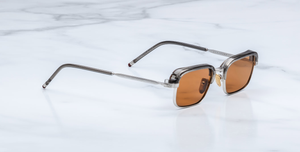 Jacques Marie Mage Comanche Tempest – handgefertigte Sonnenbrille mit haarfein gravierten Bügeln, Seitenansicht