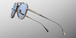 Jacques Marie Mage Commander Antique Silver – rechteckige Luxussonnenbrille in Antique Silver, Dreiviertelansicht