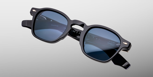 Jacques Marie Mage Zephirin 47 Lacquer – limitierte Acetat-Sonnenbrille in Blau mit Lacquer Gläsern, handgefertigt in Japan, Frontansicht