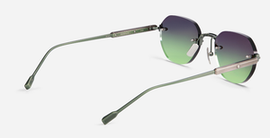 Randlose Sonnenbrille von hinten gesehen, mit grünen Metallbügeln und facettierten Gläsern im violett-grünen Verlauf.