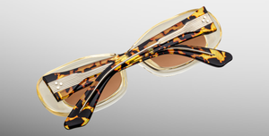 jacques marie mage ann dun sonnenbrille aus acetat in beige und havana mit orangenen gläsern