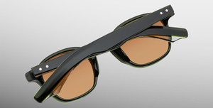 jacques marie mage zephirin 47 borneo eckige sonnenbrille aus acetat in grün mit orangenen gläsern