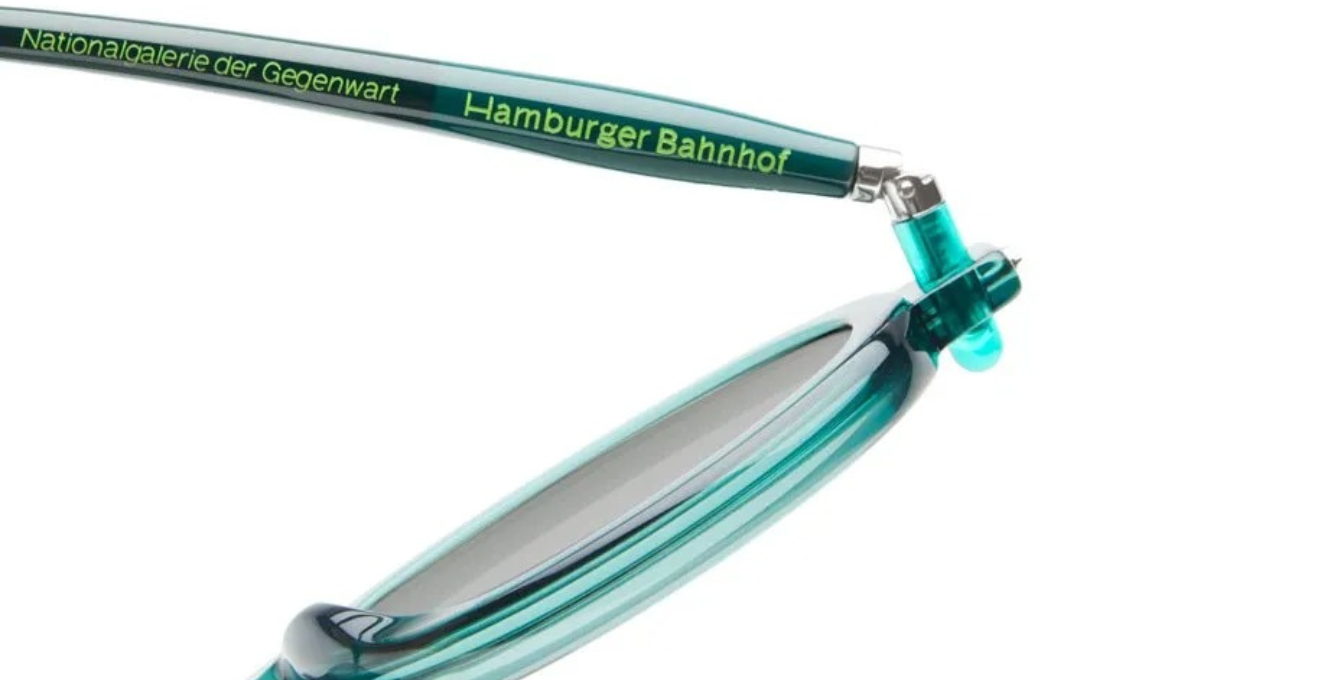 kuboraum p6 hamburger bahnhof hb ovale sonnenbrille in grün mit hell grauen gläsern