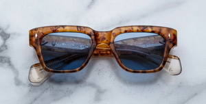 jacques marie mage fellini cairo eckige sonnenbrille in havana mit blauen gläsern