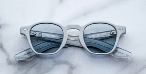 jacques marie mage suede collection zephirin sky suede eckige sonnenbrille in blau mit blauen gläsern