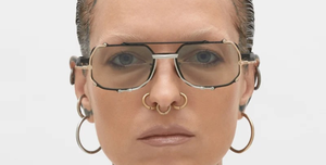 kuboraum Z71 BSG eckige sonnenbrille in chwarz, gold und silber mit hellgrünen gläsern