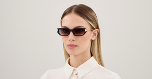 cartier CT0674S 001 eckige sonnenbrille aus acetat und metal in schwarz und gold mit grauen gläsern