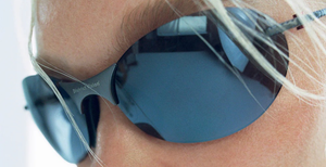 district vision mami Vantage graphite randlose sportsonnenbrille in einem dunklen grau mit grauen gläsern