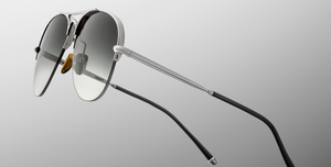jacques marie mage amelia viper, pilotensonnenbrille in silber mit grünen verklaufsgläser