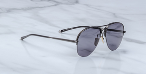 jacques marie mage amelia black, pilotensonnenbrille in schwarz mit dunkel grauen gläsern