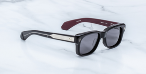 jacques marie mage fly bloodstone eckige sonnenbrille in schwarz mit grauen gläsern