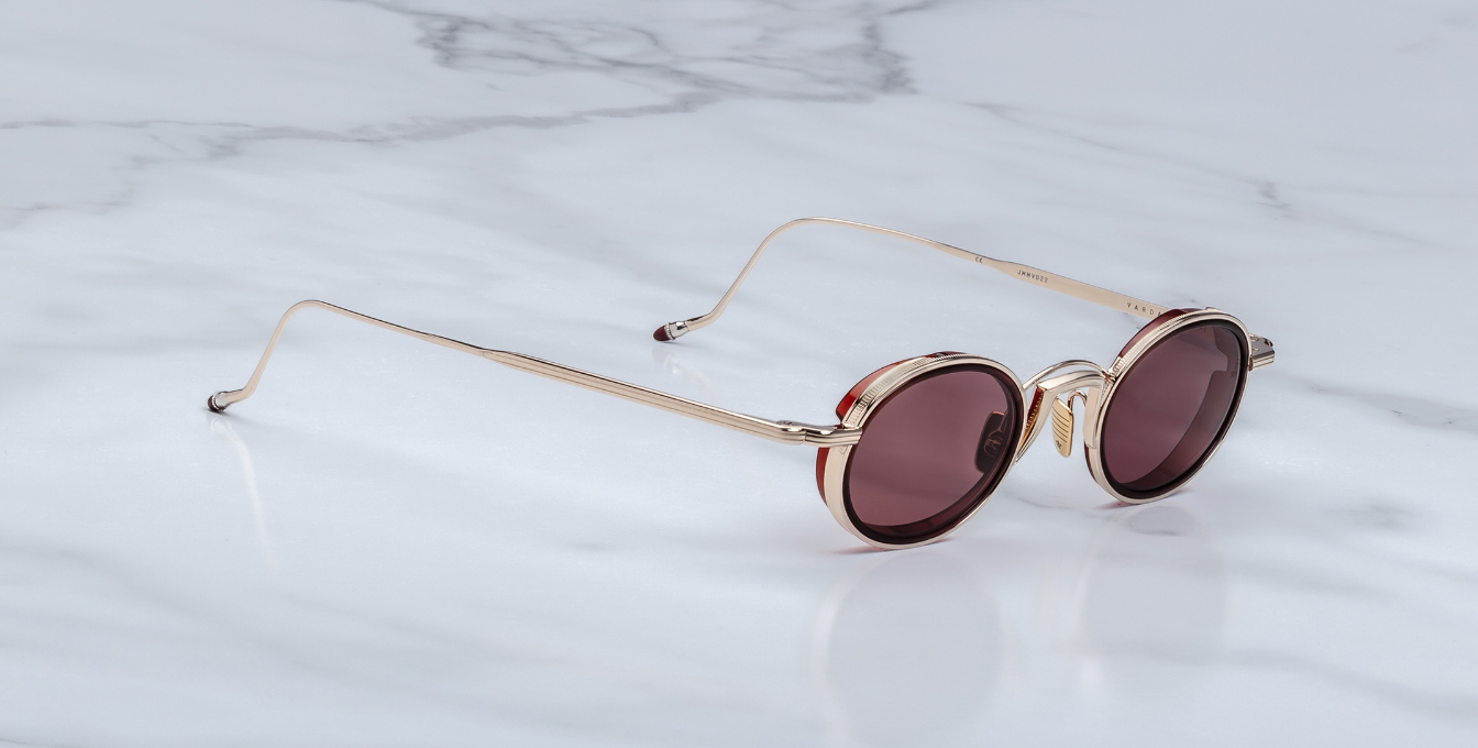 Jacques Marie Mage Varda Champagne ovale Luxus-Sonnenbrille mit goldenem Rahmen und roten Gläsern