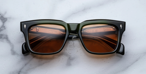 Jacques Marie Mage Torino Borneo - Luxussonnenbrille, handgemacht in Japan mit grünem Bügel und orangenen Gläsern