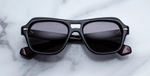 Jacques Marie Mage Tamerlis Argyle - Luxus-Sonnenbrille handgefertigt in Japan mit eckigen schwarzem Rahmen und schwarzen Gläsern