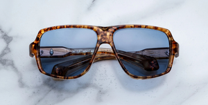 Eckige Jacques Marie Mage Skeleton Bay | Bunker77 | Cairo - Luxussonnenbrille mit braunem Rahmen und blauen Gläsern