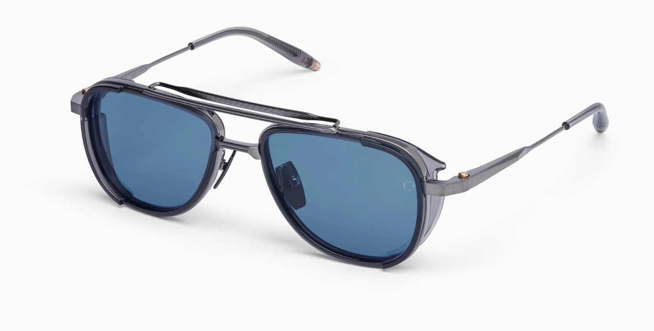 Akoni Spitzer Brushed Black Palladium - Luxus-Sonnenbrille aus Japan in Silber mit blauen Gläsern