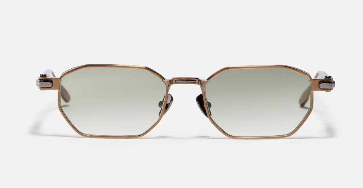 John Dalia Axel | C441 - Luxussonnenbrille mit goldenem Rahmen und grünen Gläsern.