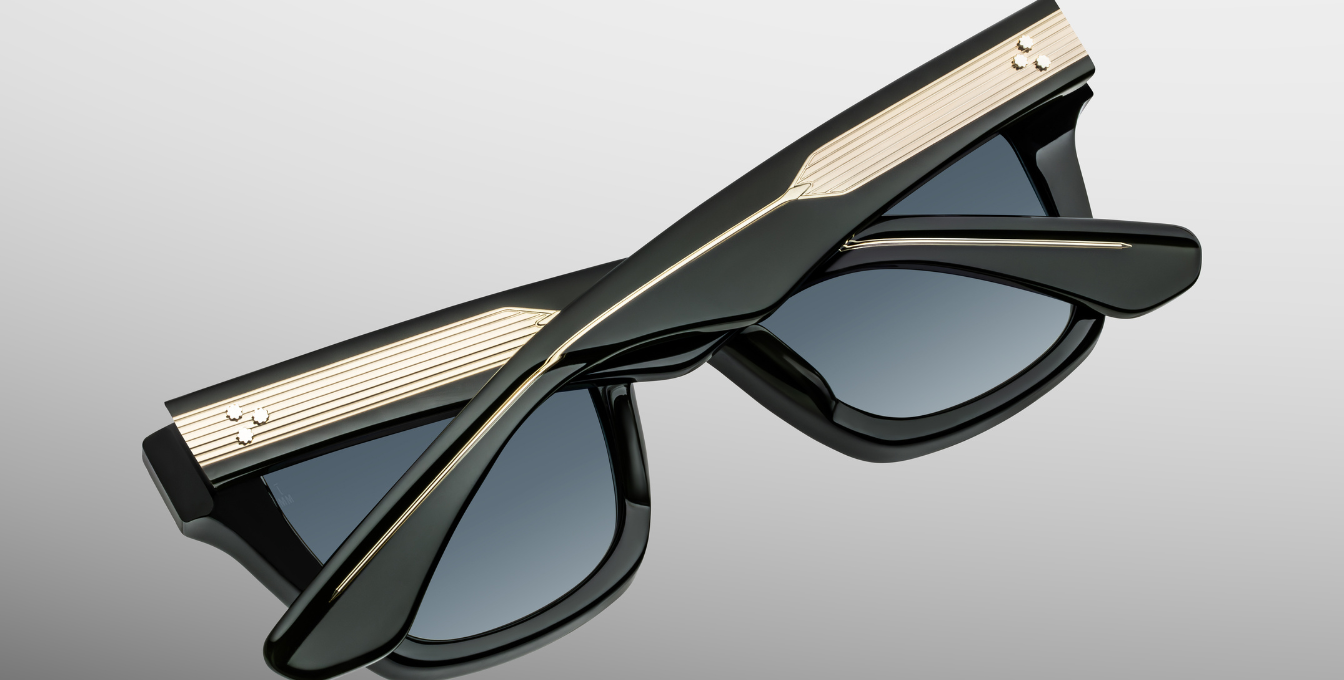 Die TORRANCE in Viper aus der STANLEY KUBRICK by JMM Kollektion: ikonische Luxusbrille in limitierter Edition, inspiriert von The Shining. Ausdrucksstark, exklusiv und zeitlos.