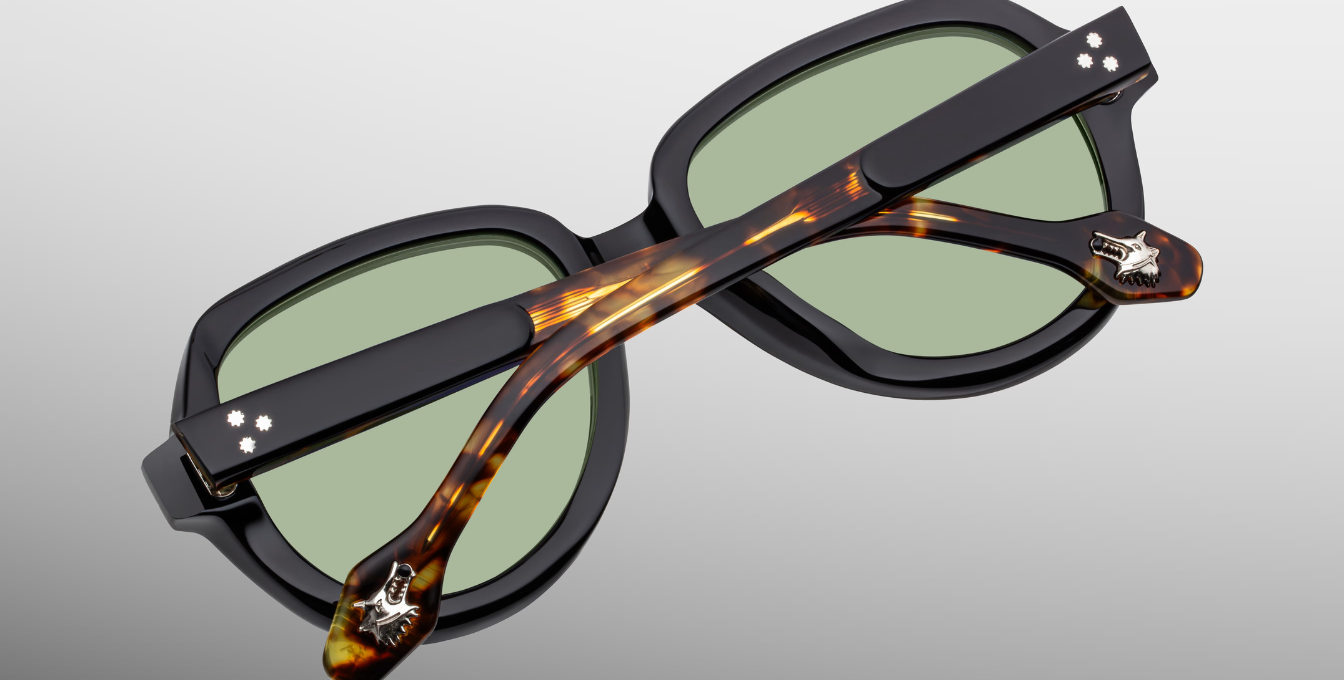 Jacques Marie Mage Louise Londres - Aviatorförmige limitierte Luxussonnenbrille, handgefertigt in Japan mit schwarzen Bügeln und Deep Grass Gläsern. 