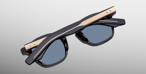 Jacques Marie Mage Zephirin 47 Lacquer – limitierte Acetat-Sonnenbrille in Blau mit Lacquer Gläsern, handgefertigt in Japan, Rückansicht