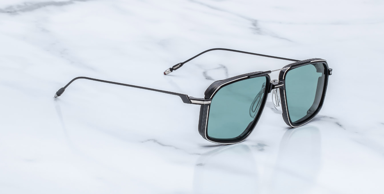 Jacques Marie Mage Jagger Paon Sonnenbrille in Matt Schwarz - limitierte, handgefertigte Luxusbrille in Eckig