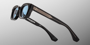 Rechteckige Jacques Marie Mage Whiskeyclone Mystique - Luxussonnenbrille mit schwarzem Rahmen und blauen Gläsern