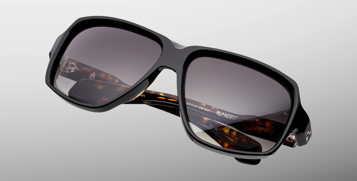 Eckige Jacques Marie Mage Skeleton Bay | Bunker77 | Noir - Luxussonnenbrille mit schwarzem Rahmen und schwarzen Gläsern