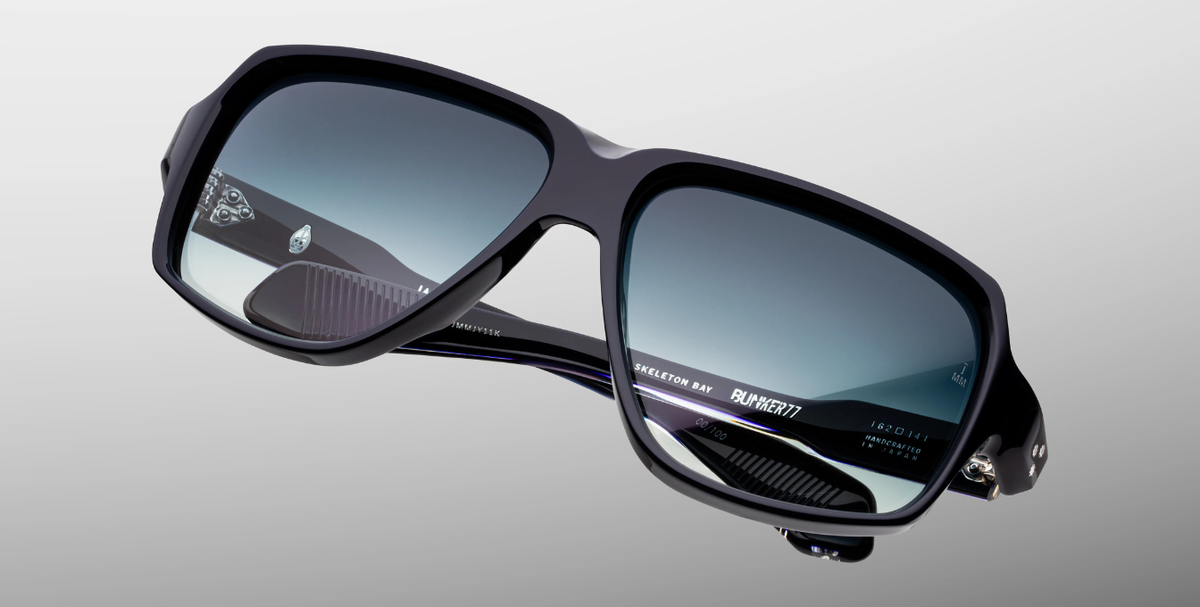 Eckige Jacques Marie Mage Skeleton Bay | Bunker77 | Regal - Luxussonnenbrille mit blauem Rahmen und blauen Gläsern