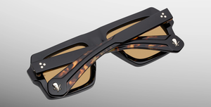 Eckige Jacques Marie Mage Decato | Bunker77 | Noir - Luxussonnenbrille mit schwarzem Rahmen und braunen Gläsern