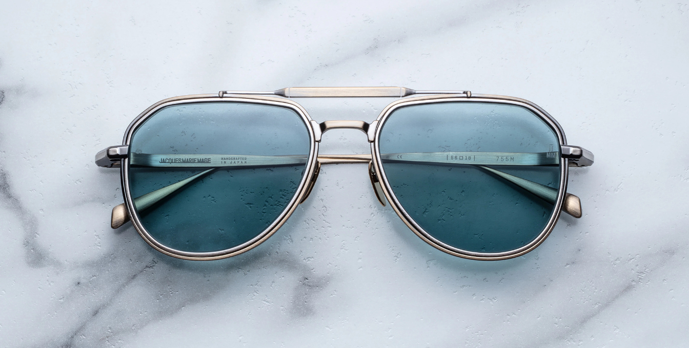 Jacques Marie Mage Admiral | Yellowstone VI | 755M Luxussonnenbrille mit antik goldenem Rahmen und blauen Gläsern