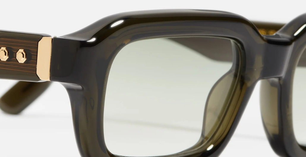 John Dalia P15 | C163 - Luxussonnenbrille mit goldenem Rahmen und grünen Gläsern.