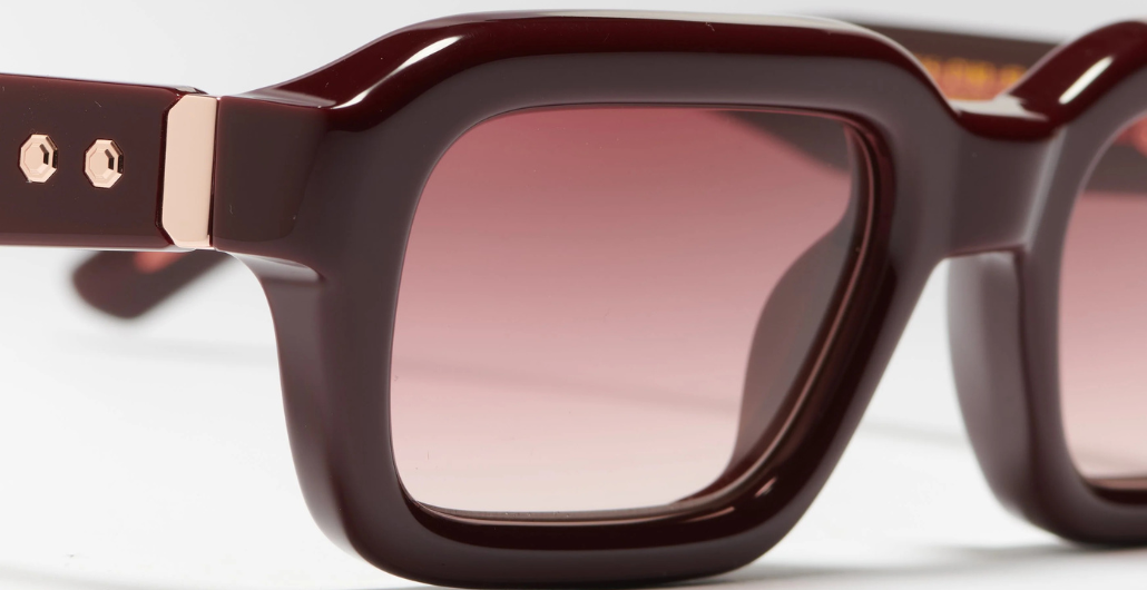 John Dalia P15 | C182 - Luxussonnenbrille mit rosegoldenem Rahmen und rosé Gläsern.