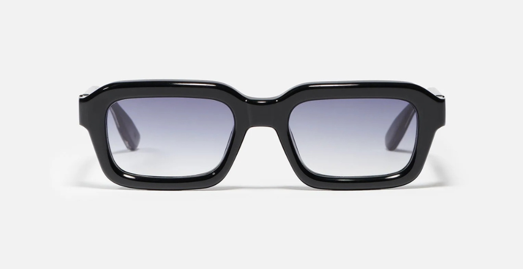 John Dalia P15 | C605 - Luxussonnenbrille mit schwarzem Rahmen und blauen Gläsern.