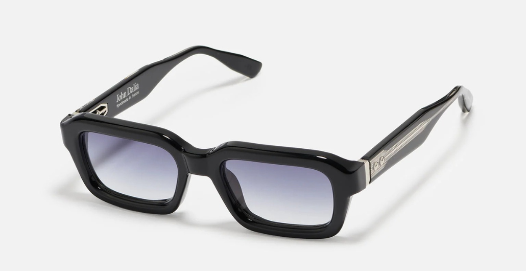 John Dalia P15 | C605 - Luxussonnenbrille mit schwarzem Rahmen und blauen Gläsern.