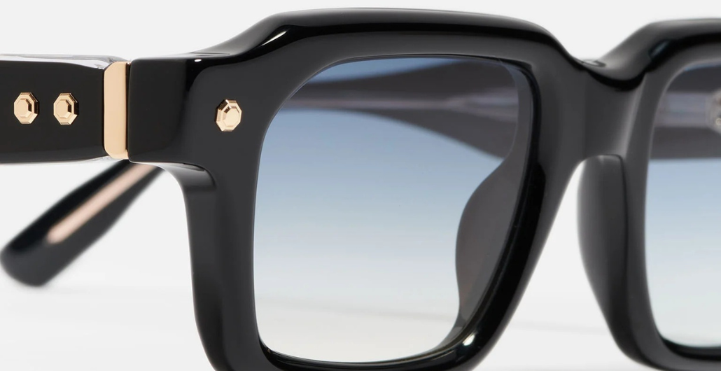 John Dalia P19 | C101 - Luxussonnenbrille mit goldenem Rahmen und blauen Gläsern.
