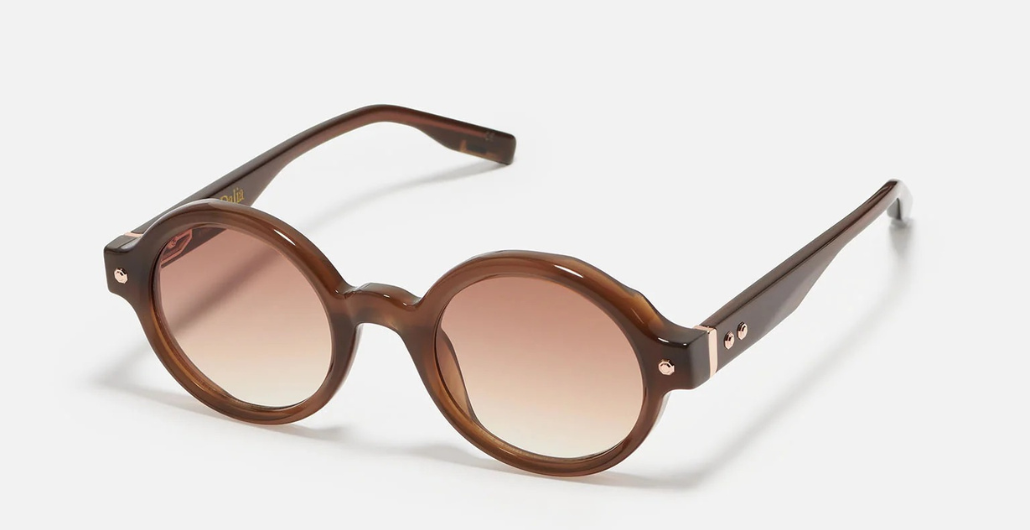 John Dalia P13 | C155 - Luxussonnenbrille mit Roségold braunen Rahmen und grauen Gläsern.