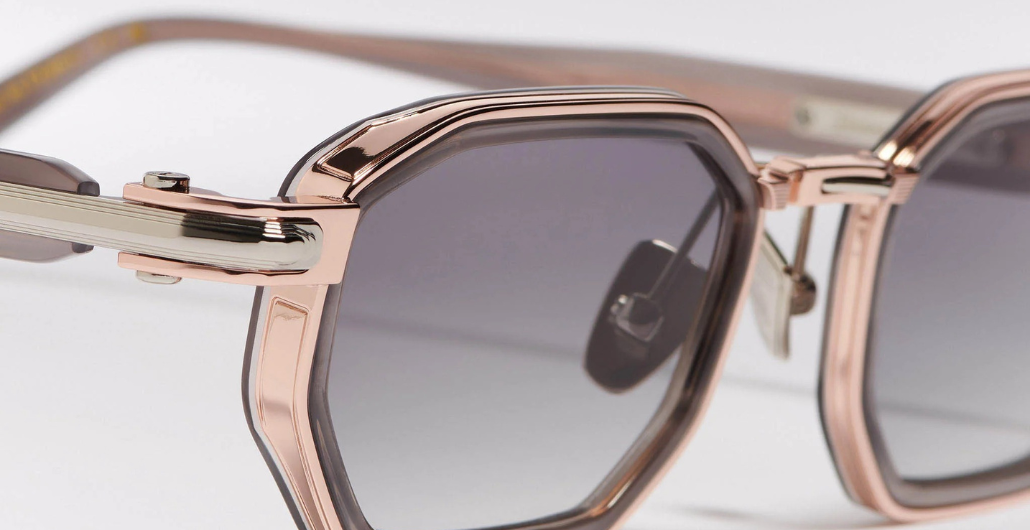 John Dalia Axel | C476 - Luxussonnenbrille mit roségoldenem Rahmen und roten Gläsern.