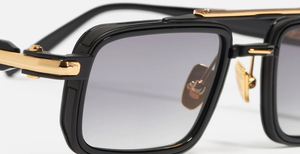 John Dalia Dane | C302 - Luxussonnenbrille mit schwarzem Rahmen und grauen Gläsern.