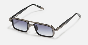 John Dalia Dane | C420 - Luxussonnenbrille mit schwarzem Rahmen und blauen Gläsern.