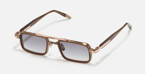 John Dalia Dane | C440 - Luxussonnenbrille mit braunem Rahmen und grauen Gläsern.