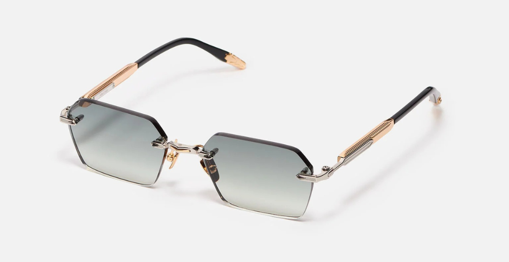 John Dalia R03 | C409 - Luxussonnenbrille mit schwarzem Rahmen und grünen Gläsern.