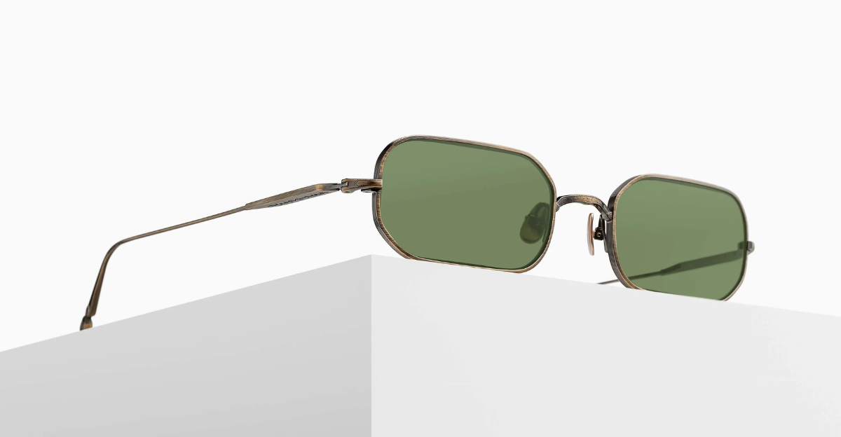 Matsuda M3163 | Antique Gold Sage Green - Luxussonnenbrille mit eckigem goldenen Rahmen und grünen Gläsern, hergestellt in Japan