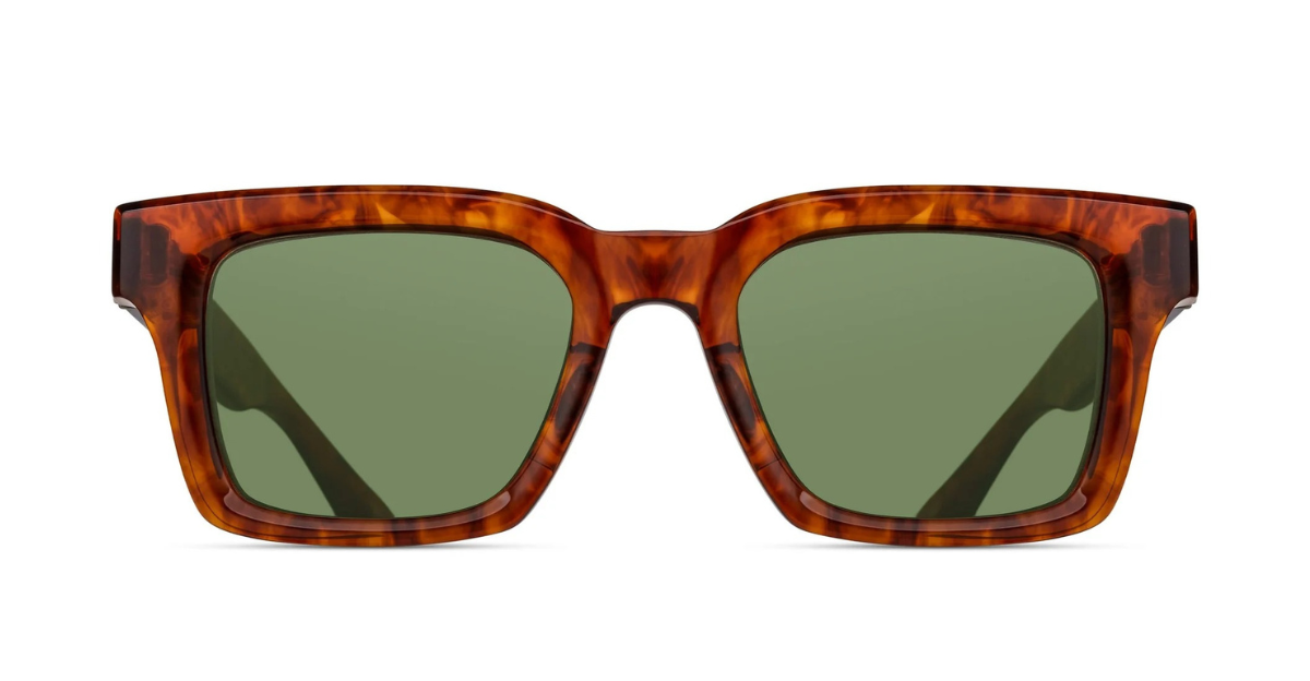 Matsuda M1033 | Walnut Amber - Luxussonnenbrille mit braunem Rahmen und grünen Gläsern handgemacht in Japan in Eckig