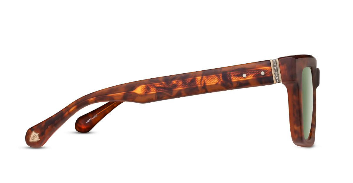 Matsuda M1033 | Walnut Amber - Luxussonnenbrille mit braunem Rahmen und grünen Gläsern handgemacht in Japan in Eckig