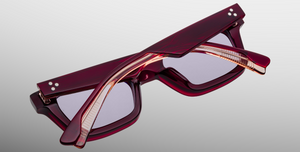 jacques marie mage casablanca cherry eckige sonnenbrille in rot mit violetten gläsern