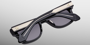 jacques marie mage fly bloodstone eckige sonnenbrille in schwarz mit grauen gläsern