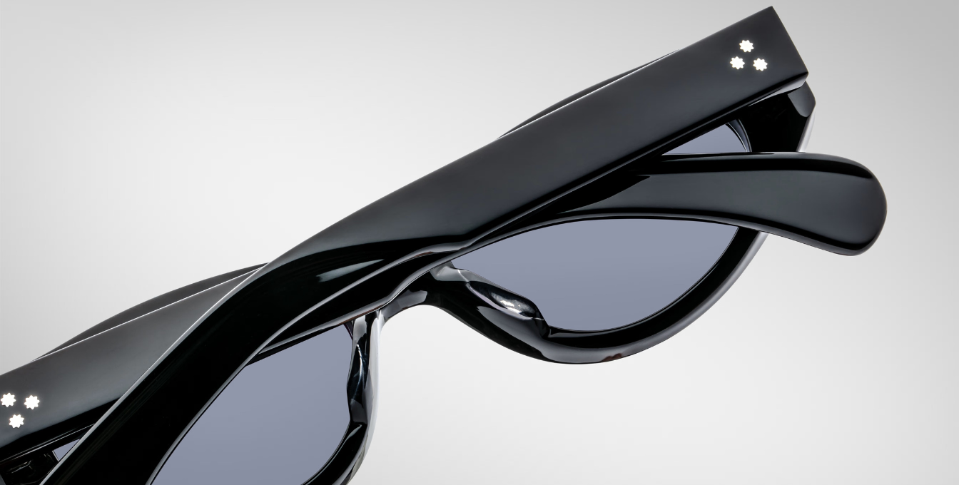jacques marie mage krasner black ovale sonnenbrille in schwarz mit grauen gläsern